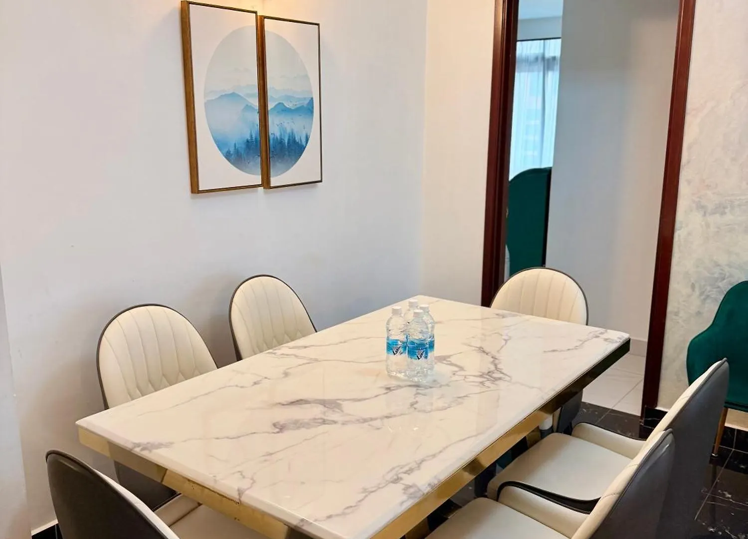 Go Daily Service Suites Time Square Kl 쿠알라룸푸르 아파트